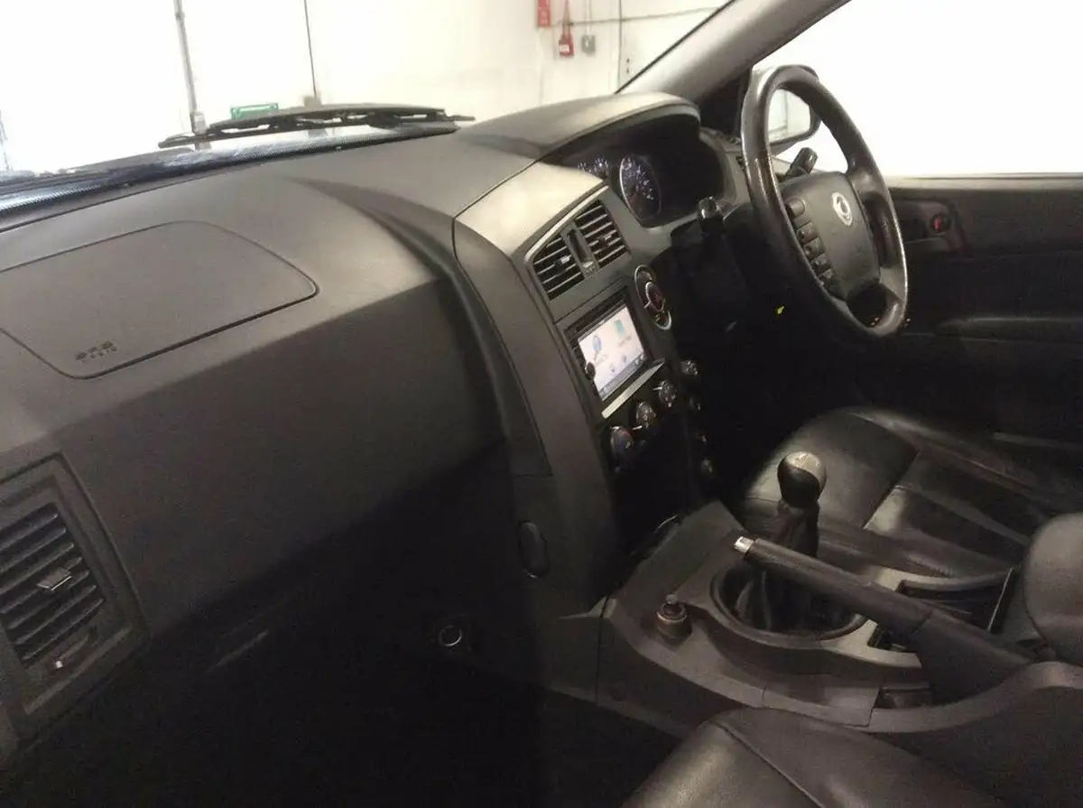 2015-kgm-ssangyong-korando-sports-20td-ex-big-14
