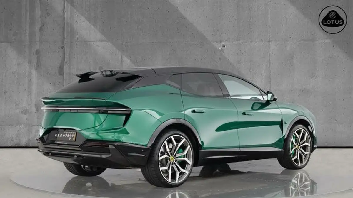 2023-lotus-eletre-e-r-big-13