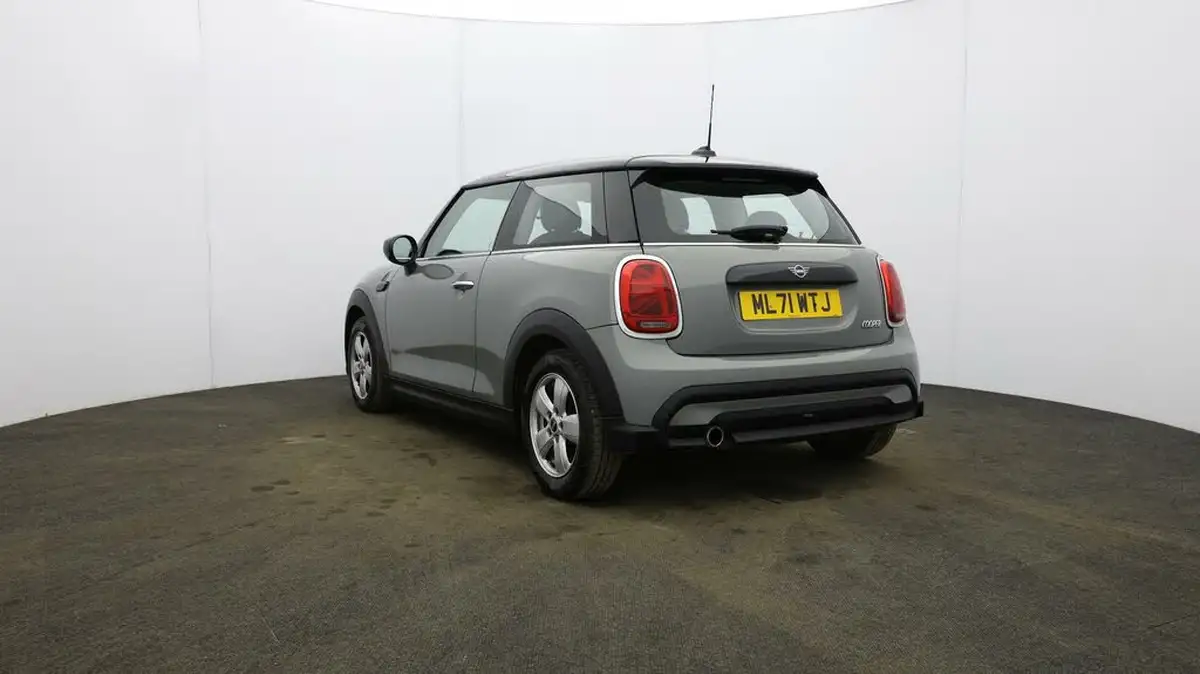 2021-mini-cooper-15-cooper-classic-hatchback-3d-big-35
