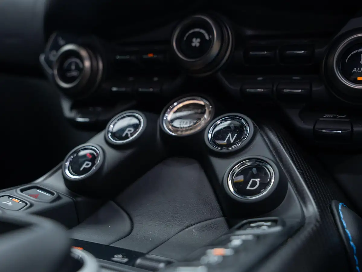 2020-aston-martin-vantage-40-v8-vantage-coupe-auto-big-9