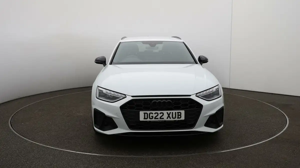 2022-audi-a4-avant-20-35-tfsi-black-edition-s-tronic-big-2