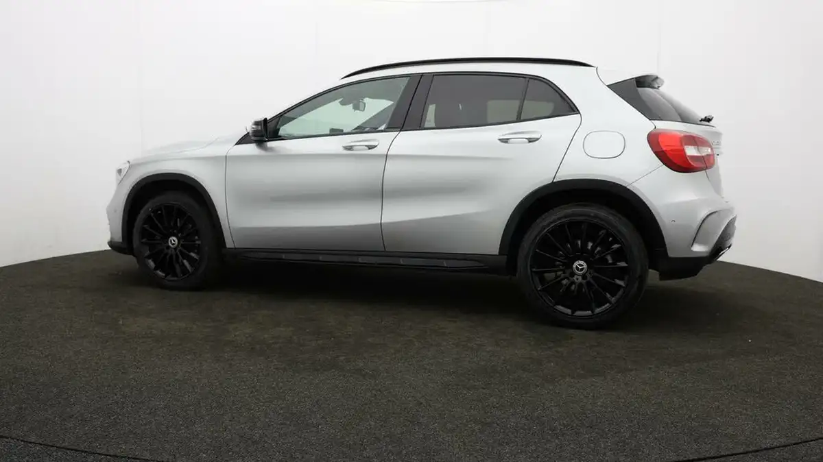 2018-mercedes-benz-gla-class-21d-gla-220d-amg-line-177ps-executivess-big-64