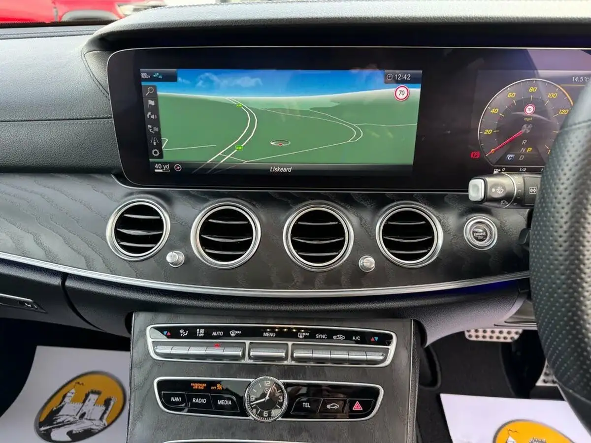 2019-mercedes-benz-e-class-30-d-e400d-amg-line-saloon-4d-plus-big-14