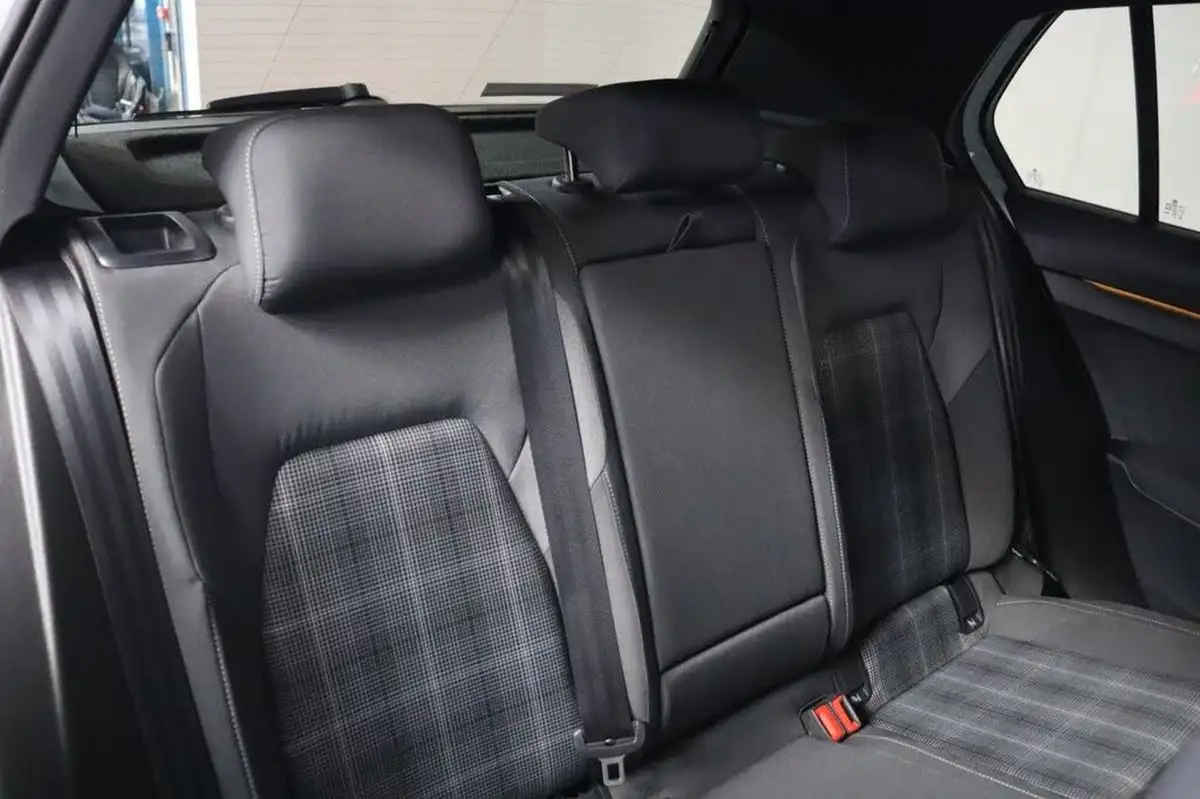 2021-volkswagen-golf-20tdi-gtd-big-35