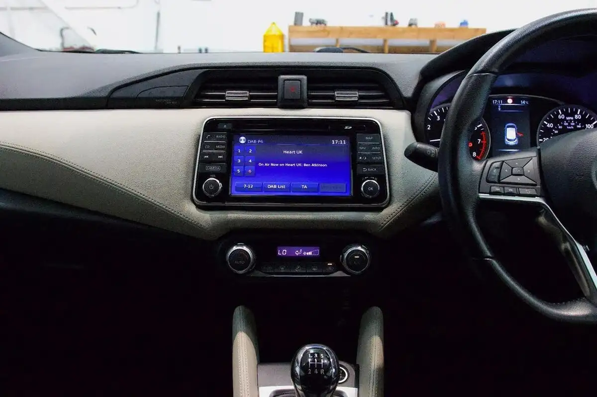 2017-nissan-micra-09-ig-t-tekna-big-21