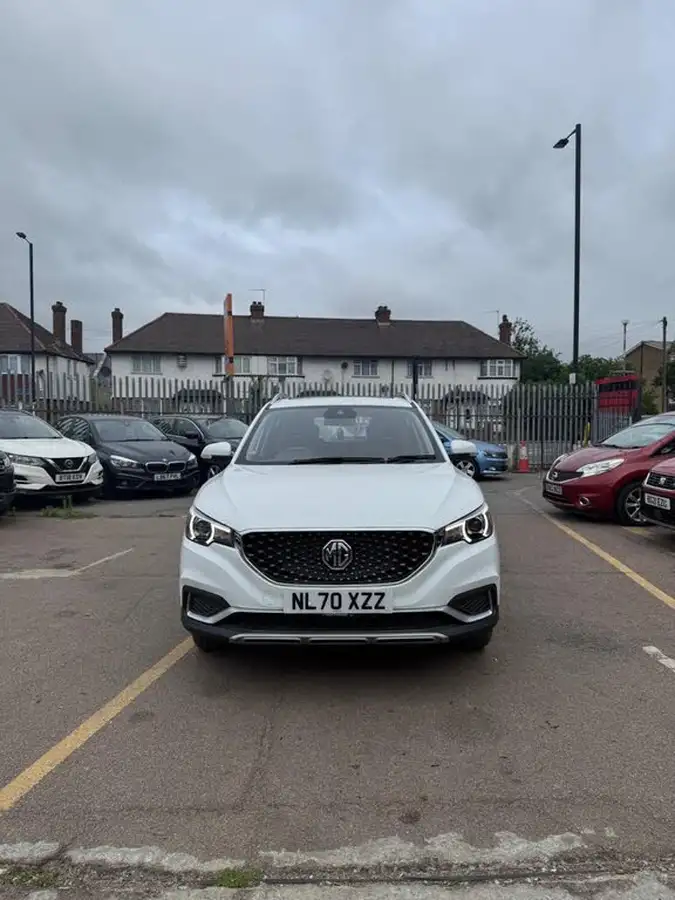 2021-mg-zs-suv-e-exclusive-ev-big-0