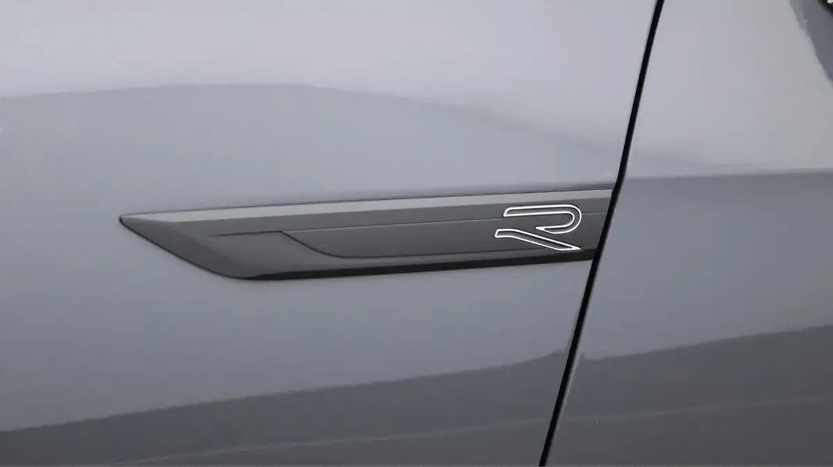 2020-volkswagen-golf-15-tsi-r-line-130ps-hatchback-5d-big-20