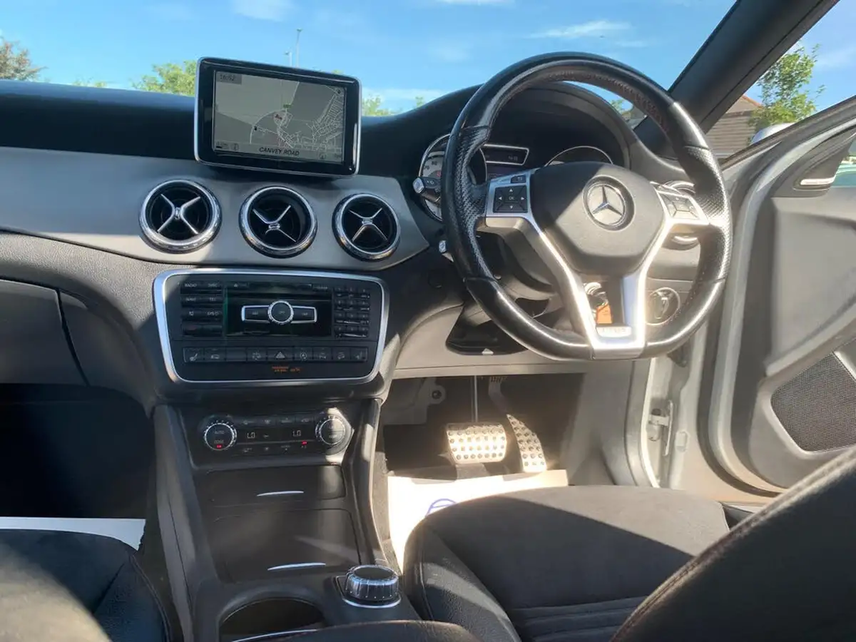 2015-mercedes-benz-gla-class-21cdi-amg-line-168bhp-premium-plus-4matic-big-38