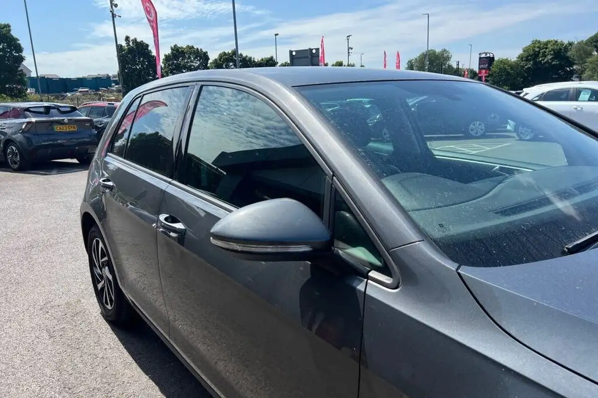 2019-volkswagen-golf-10-tsi-match-hatchback-5d-big-25