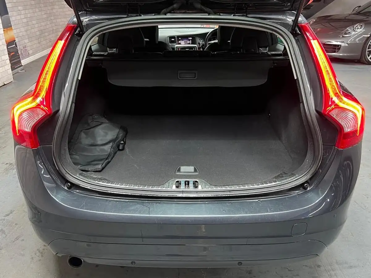 2018-volvo-v60-20td-d2-se-geartronic-big-7
