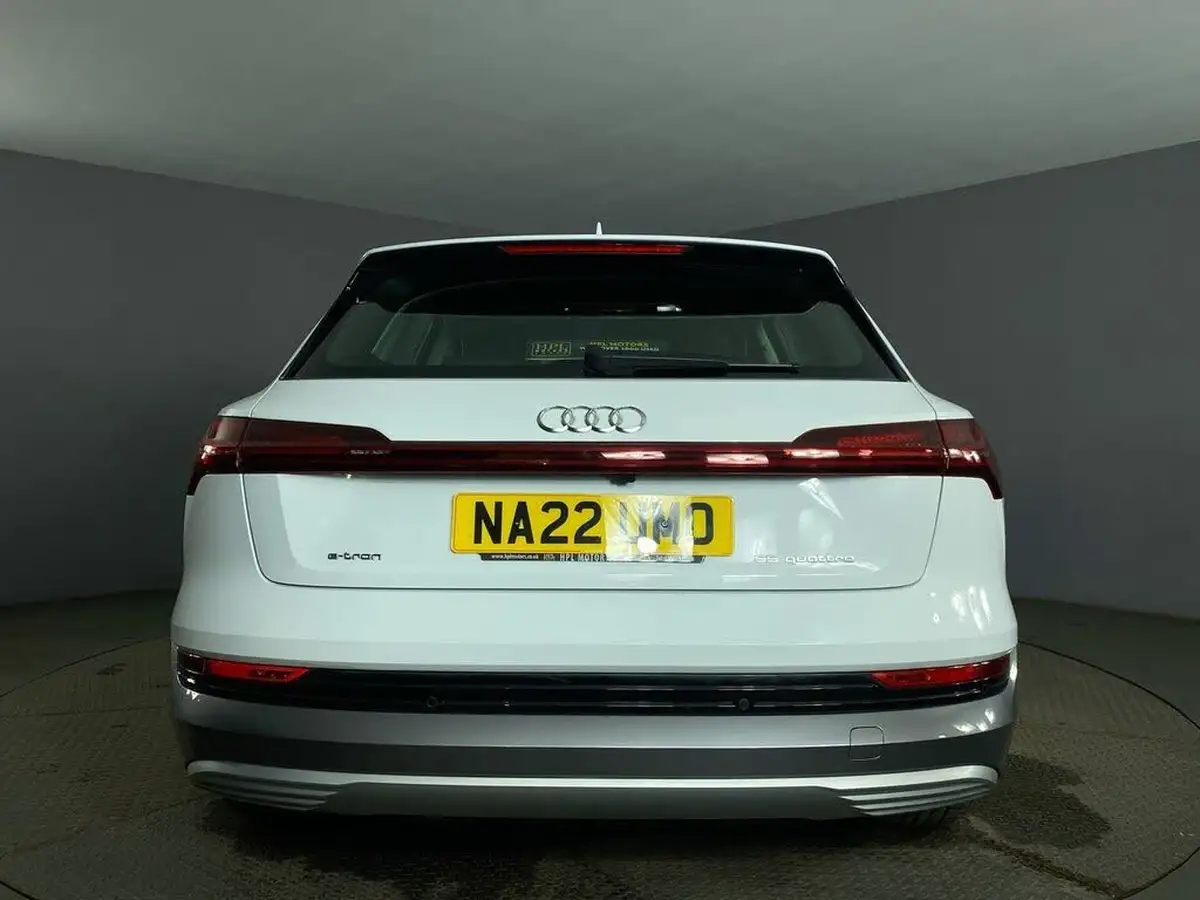 2022-audi-e-tron-55e-technik-station-wagon-big-6