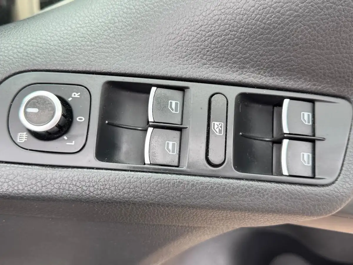 2013-volkswagen-tiguan-20tdi-match-140ps-4wd-dsg-big-41