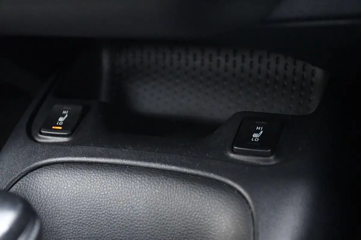 2020-toyota-corolla-18-vvt-i-icon-spare-wheel-touring-sports-5d-big-31