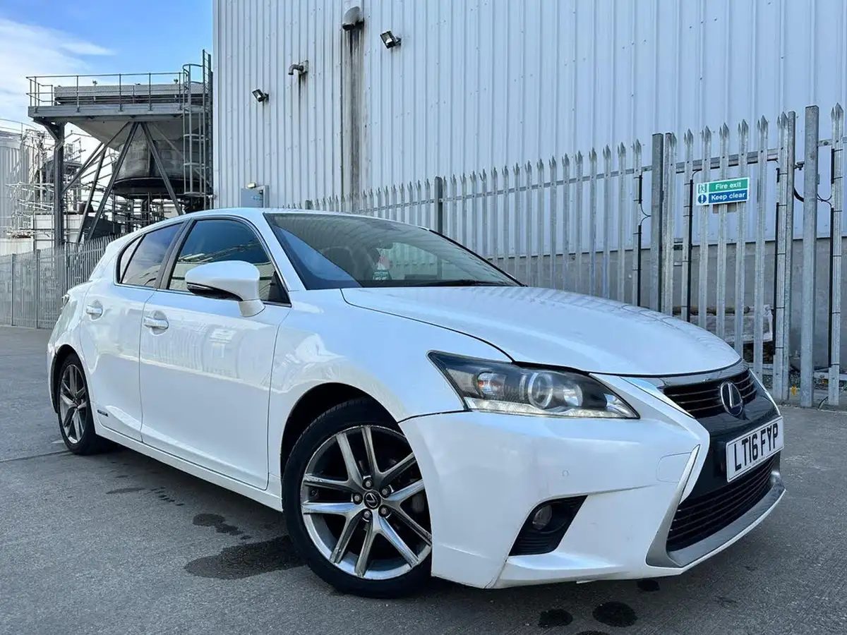 2016-lexus-ct-200h-18-advance-plus-big-4