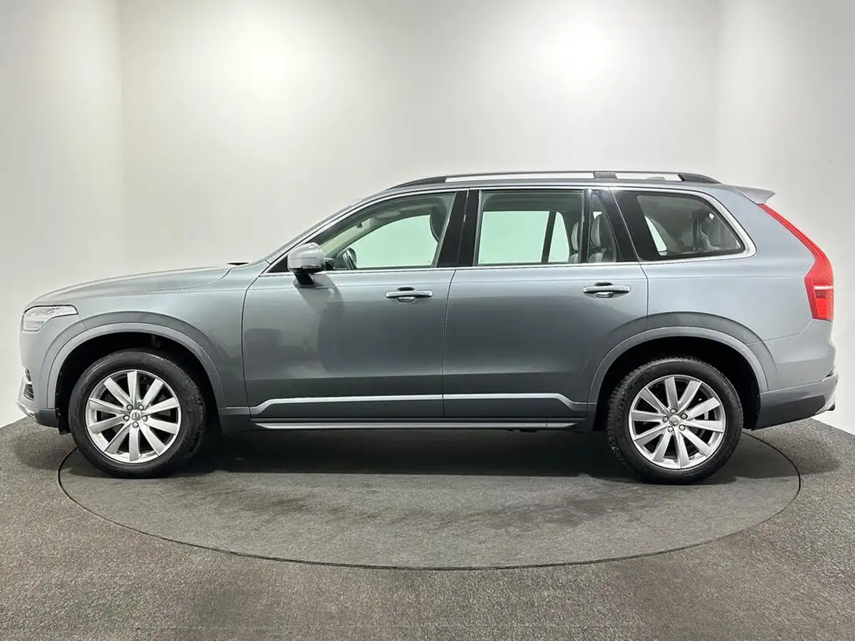 2017-volvo-xc90-20td-d5-momentum-awd-auto-big-4
