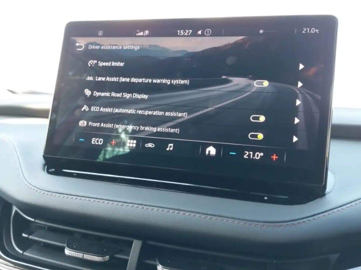 2022-skoda-enyaq-e-80-82-kwh-big-13