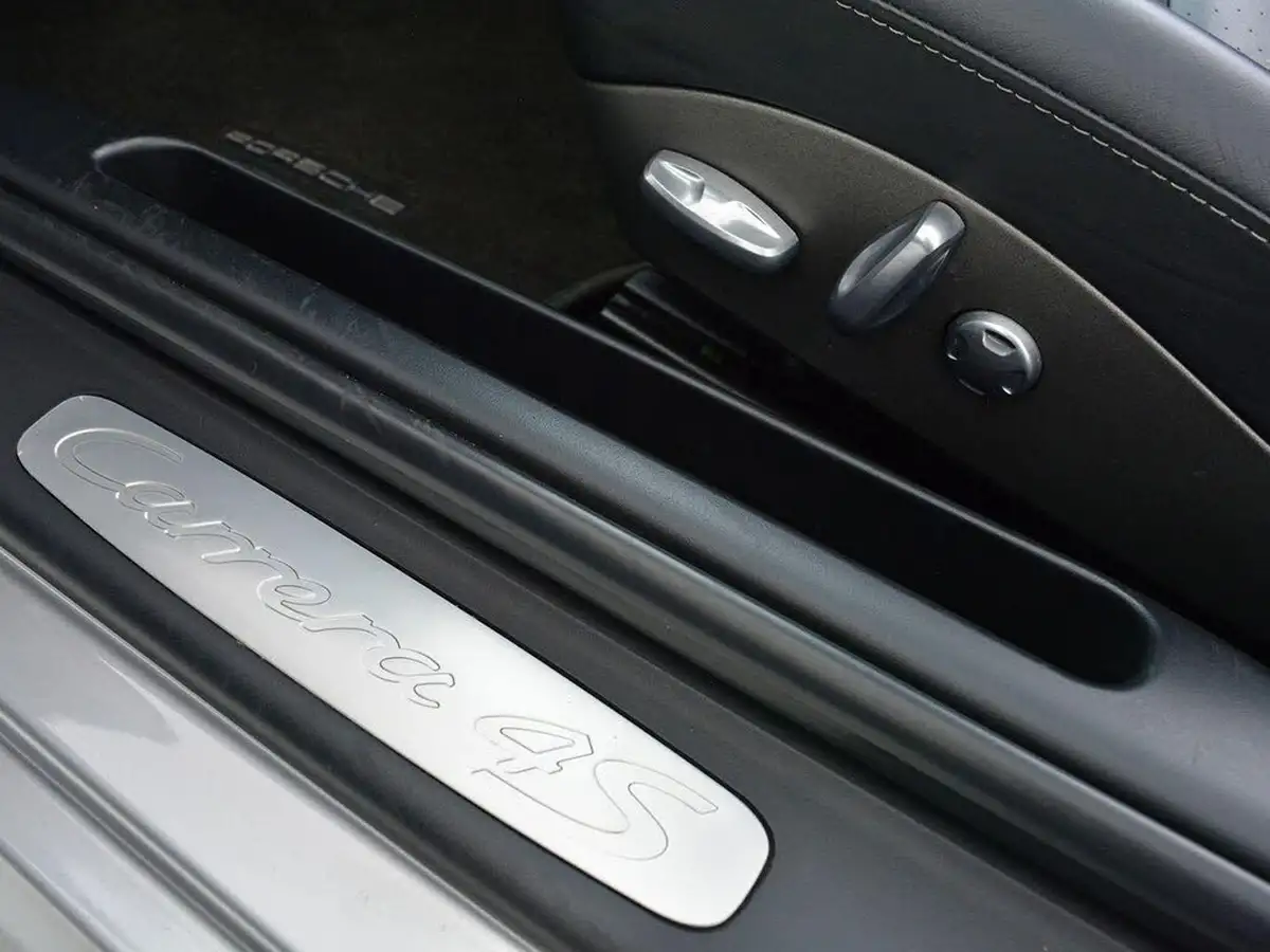 2010-porsche-911-38-carrera-4-s-cabriolet-pdk-big-15