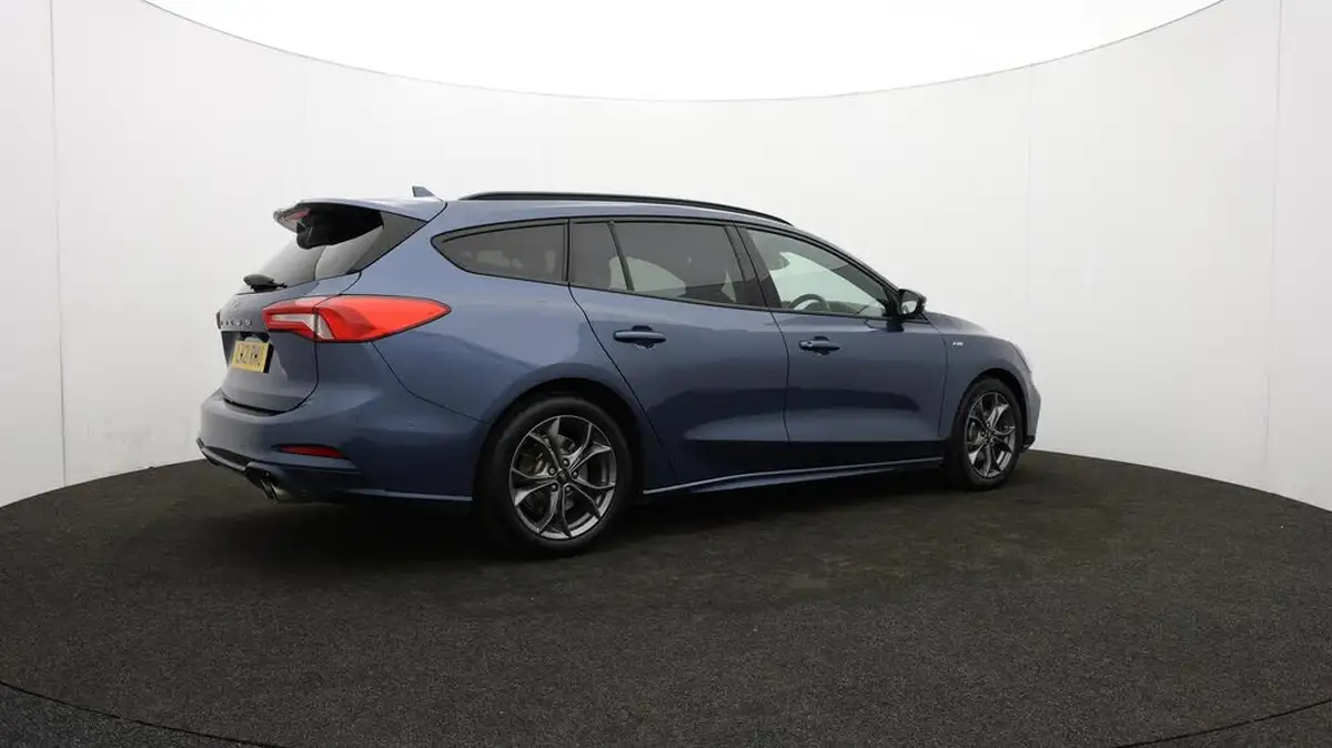 2021-ford-focus-15-st-line-estate-big-35
