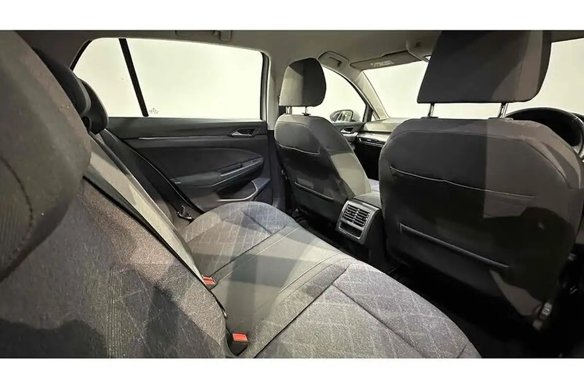 2022-volkswagen-golf-20tdi-life-hatchback-big-23