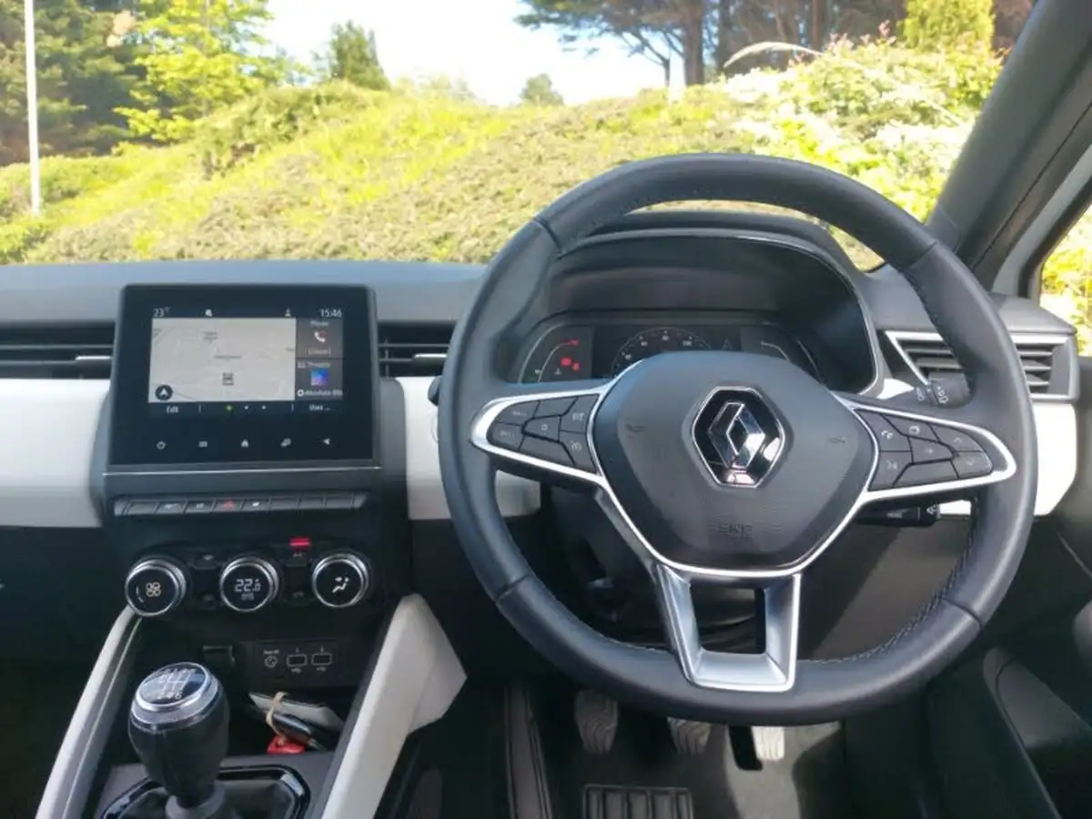 2022-renault-clio-10-tce-techno-big-6