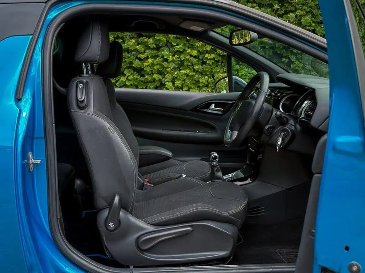 2014-citroen-ds3-16e-hdi-dstyle-plus-90bhp-airdream-big-17