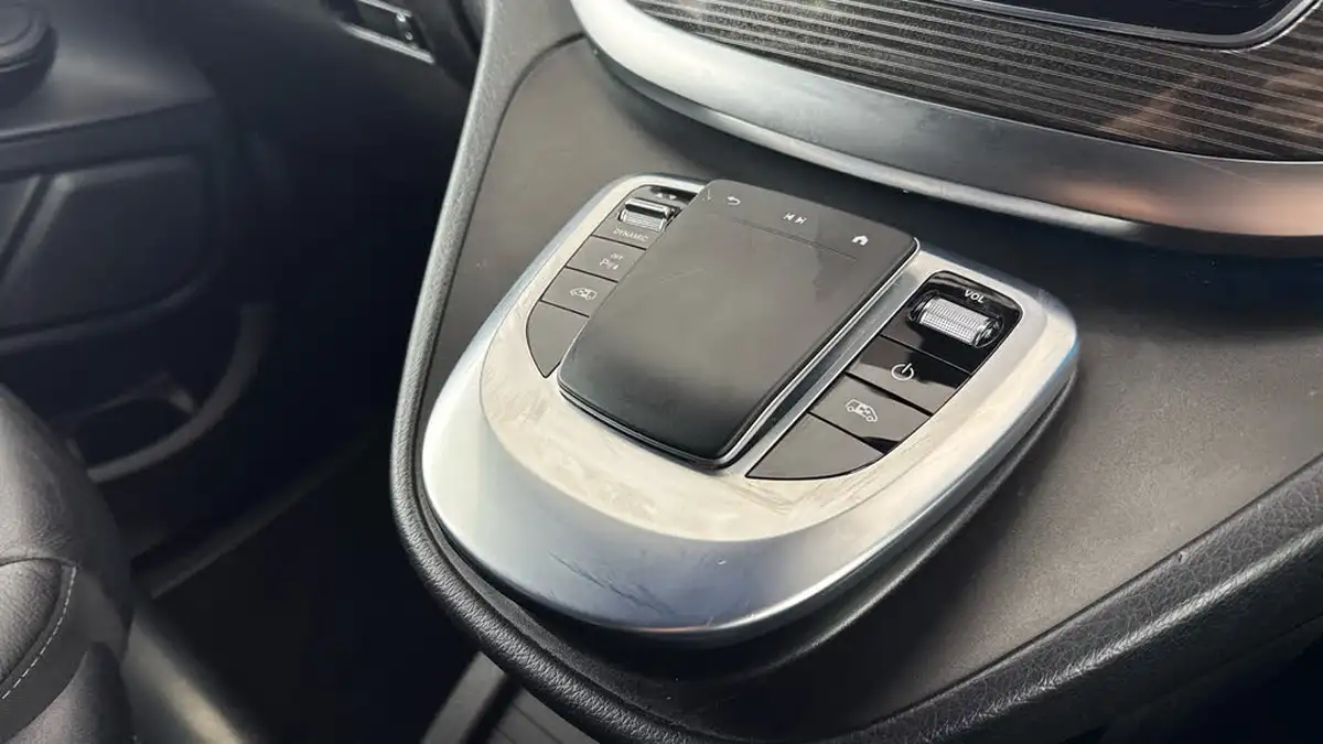 2022-mercedes-benz-eqv-e-eqv-300-sport-premium-big-16