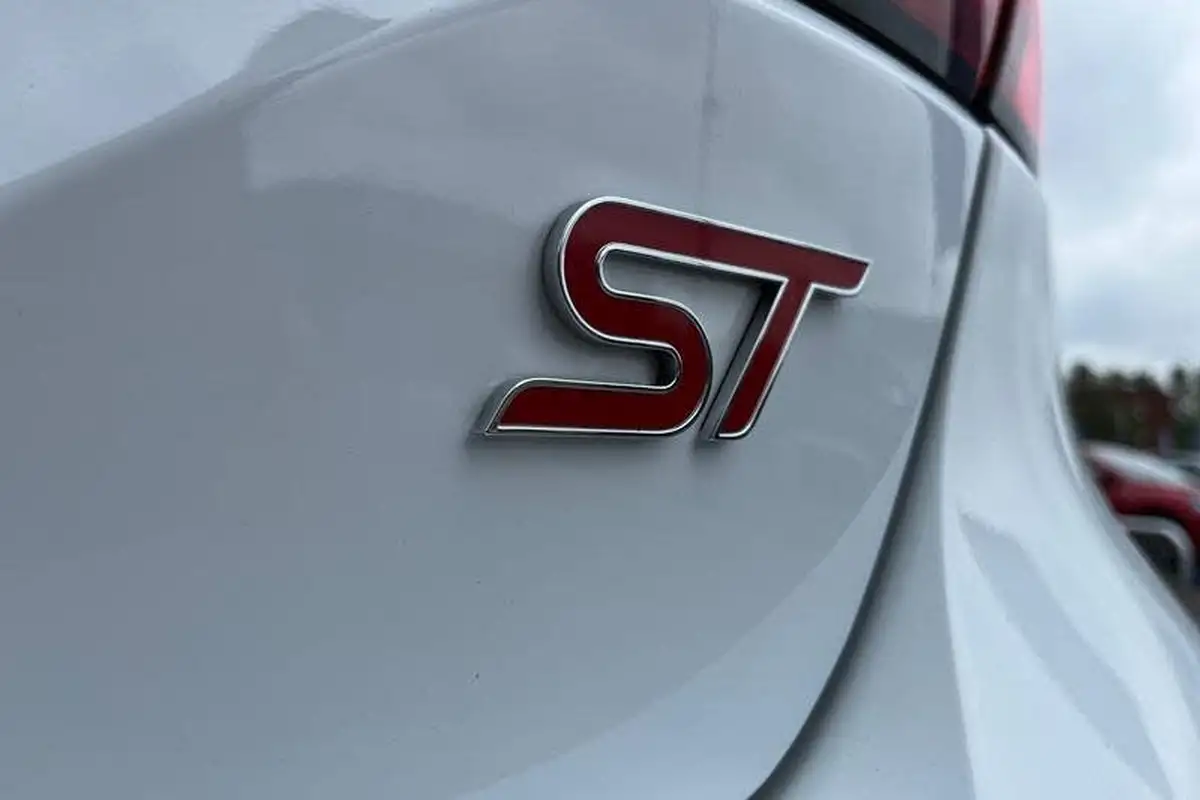 2023-ford-fiesta-15t-st-3-big-23