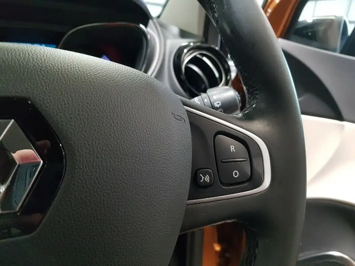 2018-renault-captur-09-tce-gt-line-big-14