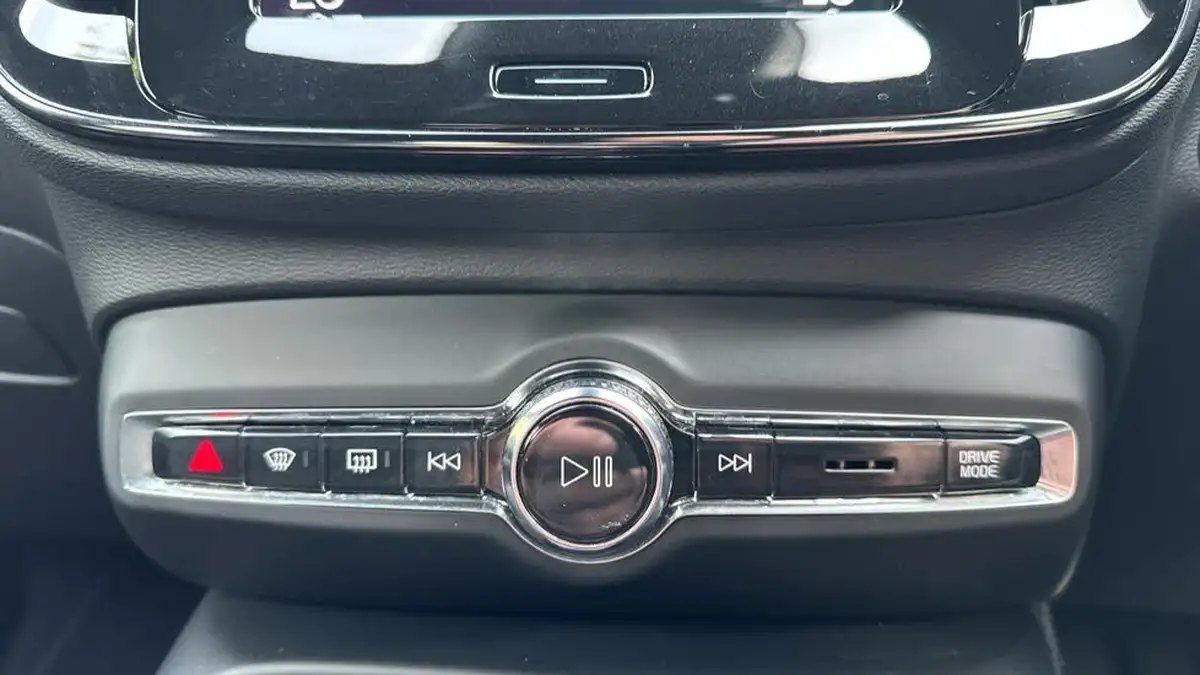 2021-volvo-xc40-15-t5-r-design-262bhp-big-45