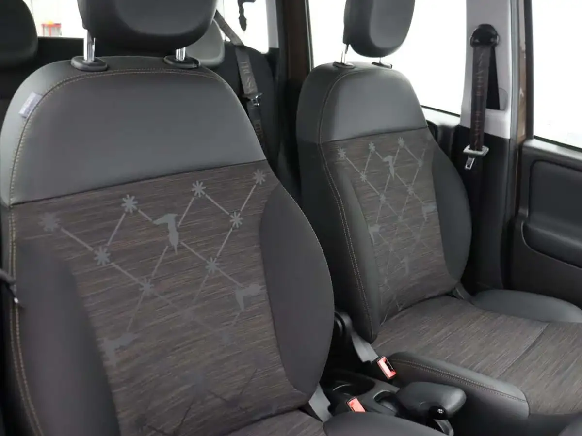 2021-fiat-panda-12-trussardi-big-8