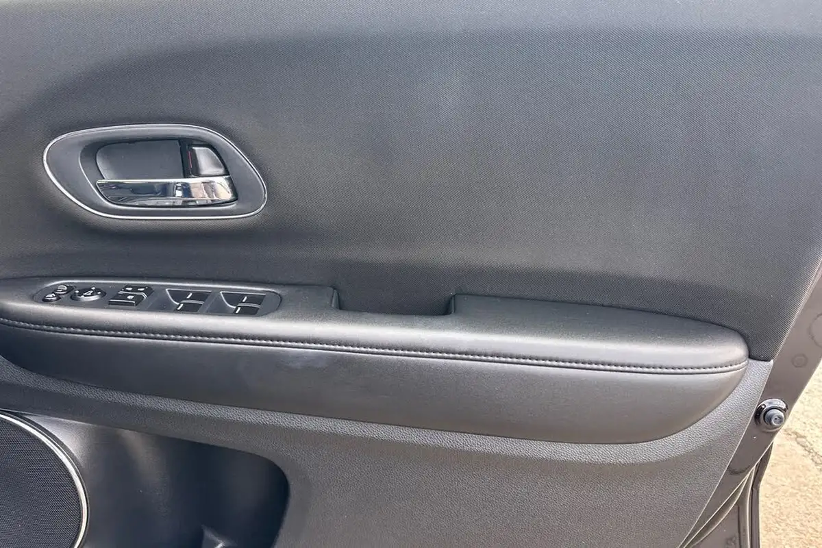 2018-honda-hr-v-16-i-dtec-se-navi-big-36
