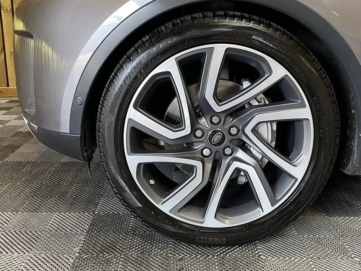 2020-land-rover-discovery-30-sd6-hse-big-60