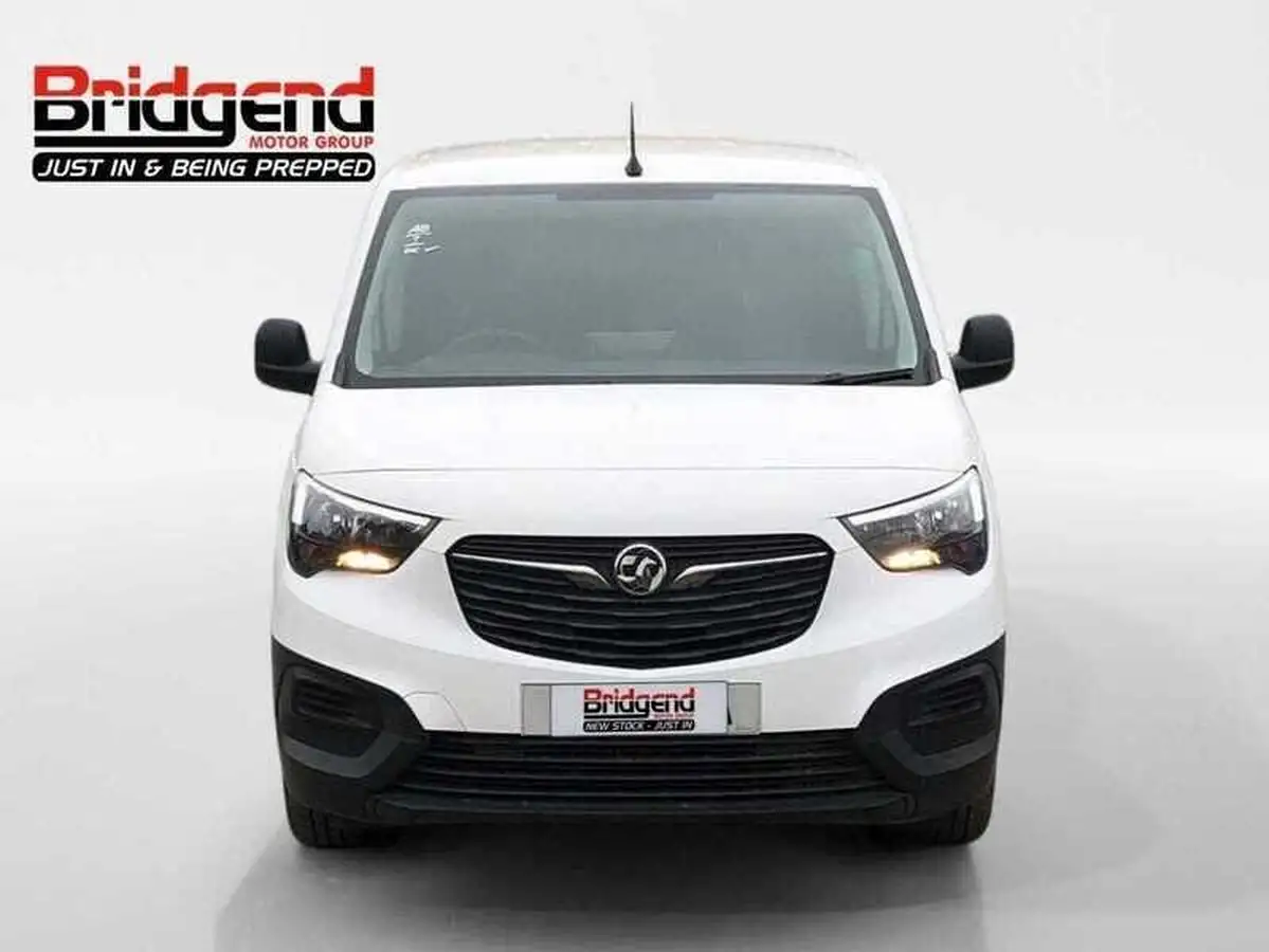 2021-vauxhall-combo-15cdti-dynamic-2300-100pseu6dt-l1h1-panel-big-1