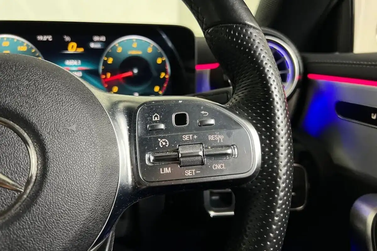 2021-mercedes-benz-cla-13-cla-180-amg-line-premium-coupe-4d-big-24