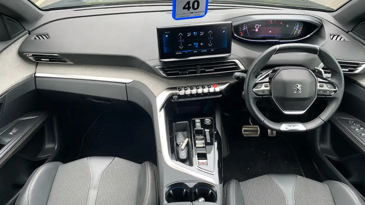 2024-peugeot-3008-suv-12-puretech-gt-136ps-hybrid-e-dsc6-big-3
