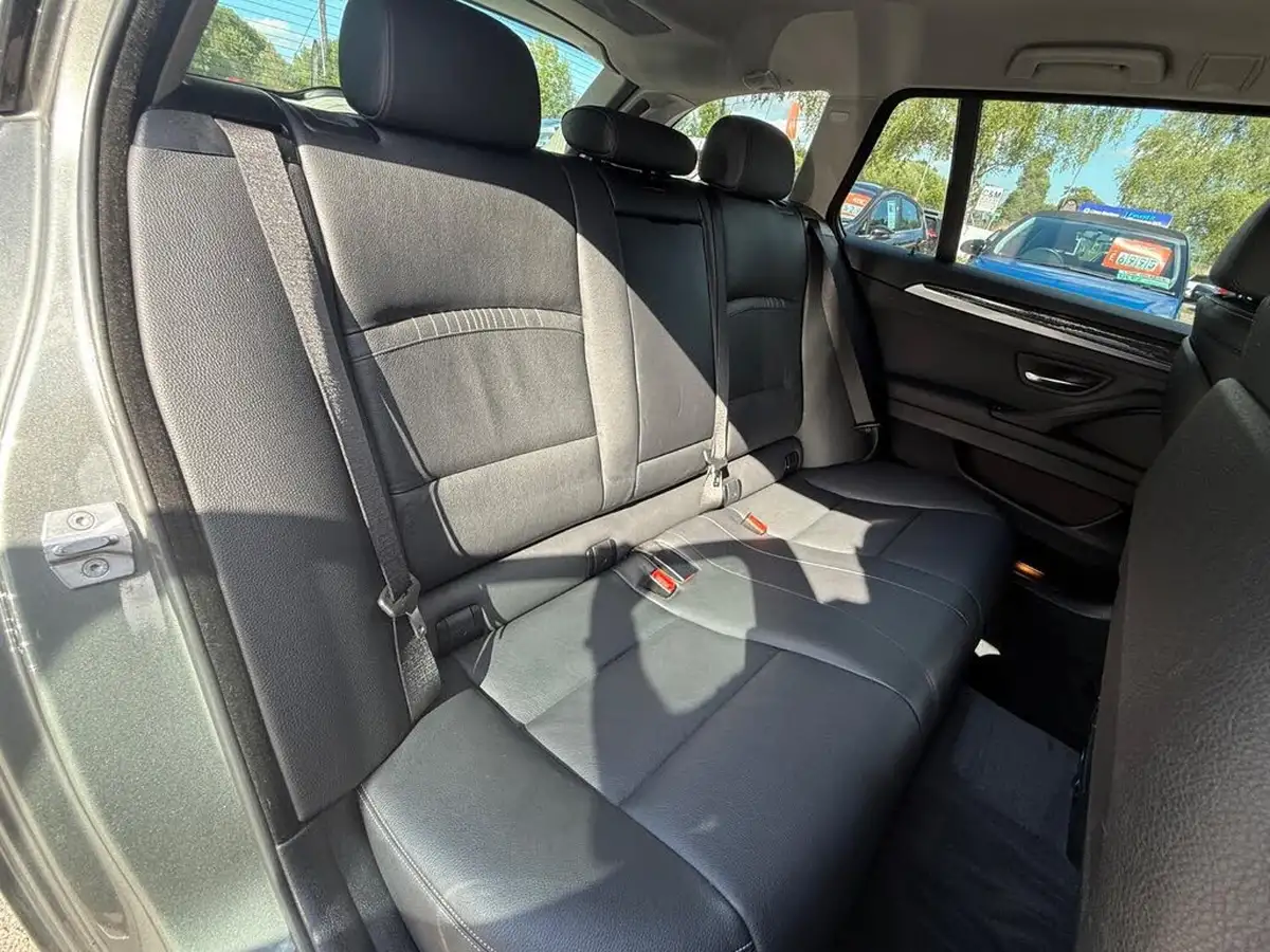 2014-bmw-5-series-30td-530d-luxury-touring-5d-big-13