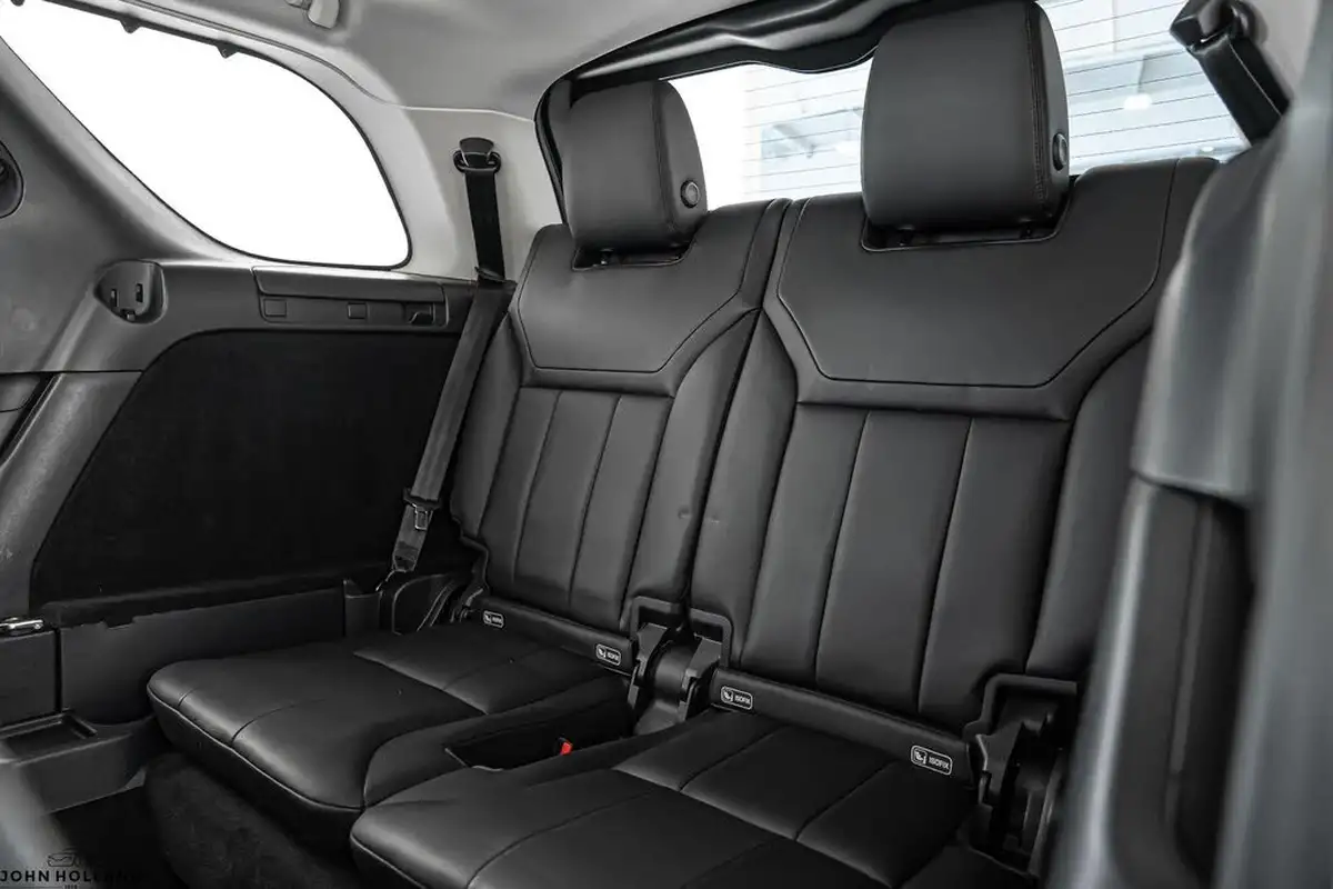 2020-land-rover-discovery-30-sd6-se-big-14