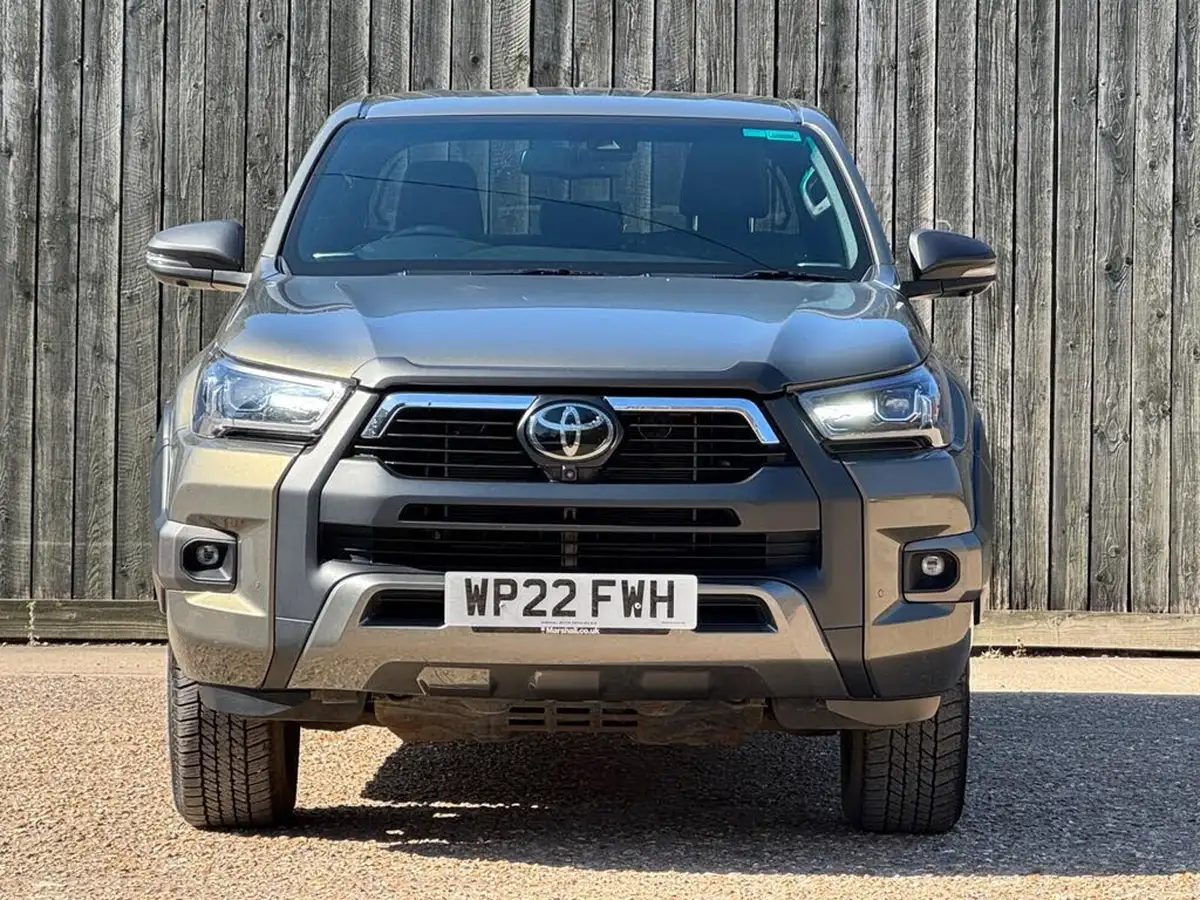 2022-toyota-hi-lux-28d-4d-invincible-x-204hpeu6d-2755cc-auto-big-4