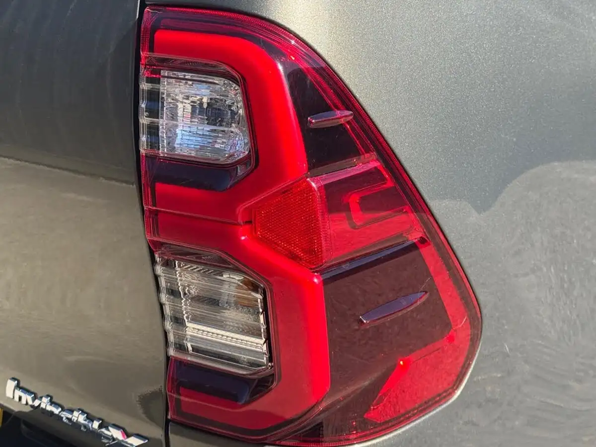 2022-toyota-hi-lux-28d-4d-invincible-x-204hpeu6d-2755cc-auto-big-52