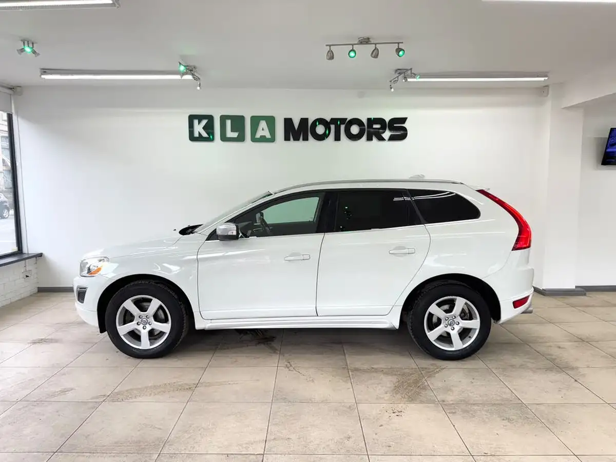 2012-volvo-xc60-24td-d4-r-design-ss-big-1