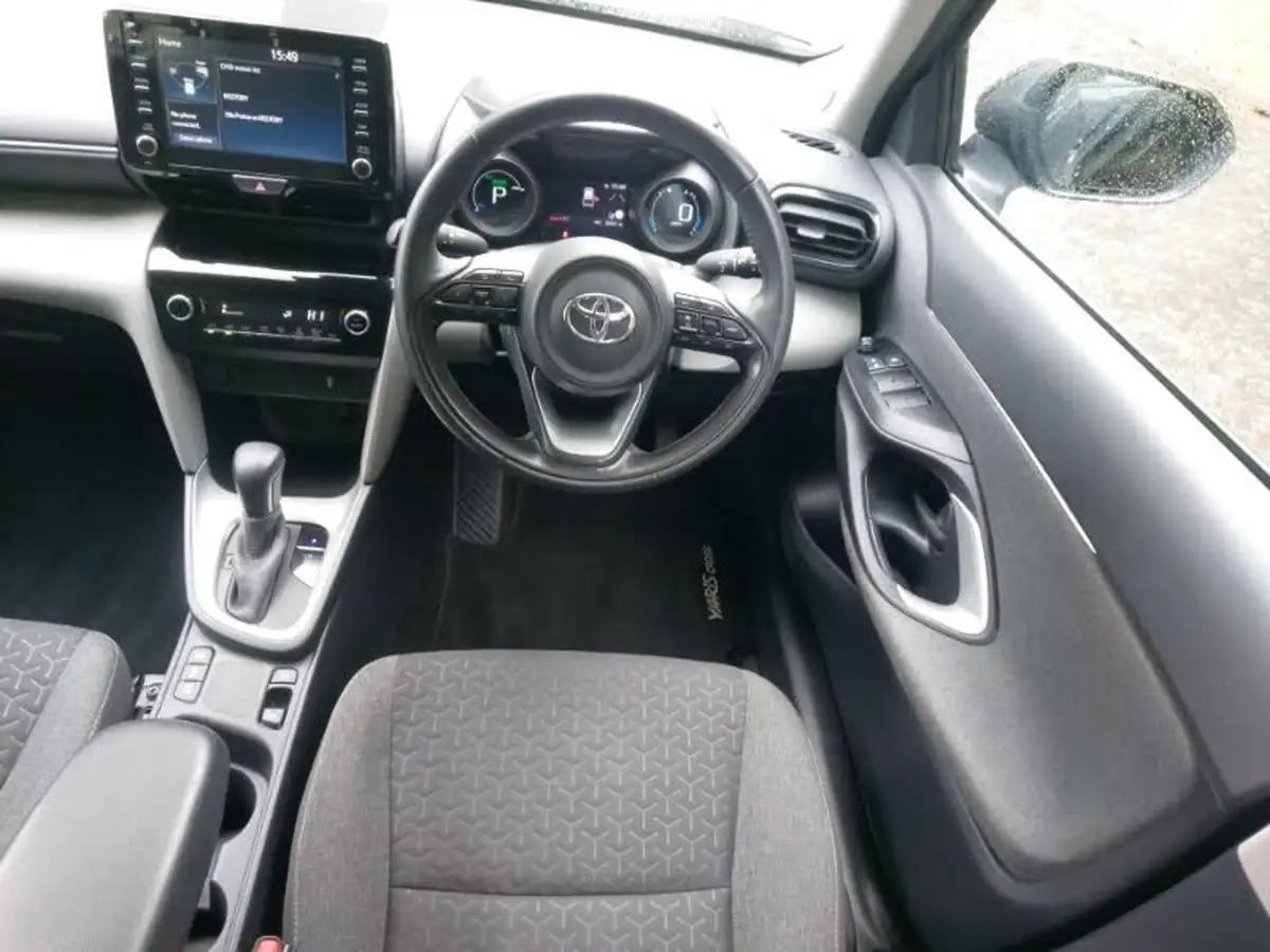 2022-toyota-yaris-cross-15-vvt-i-icon-big-6