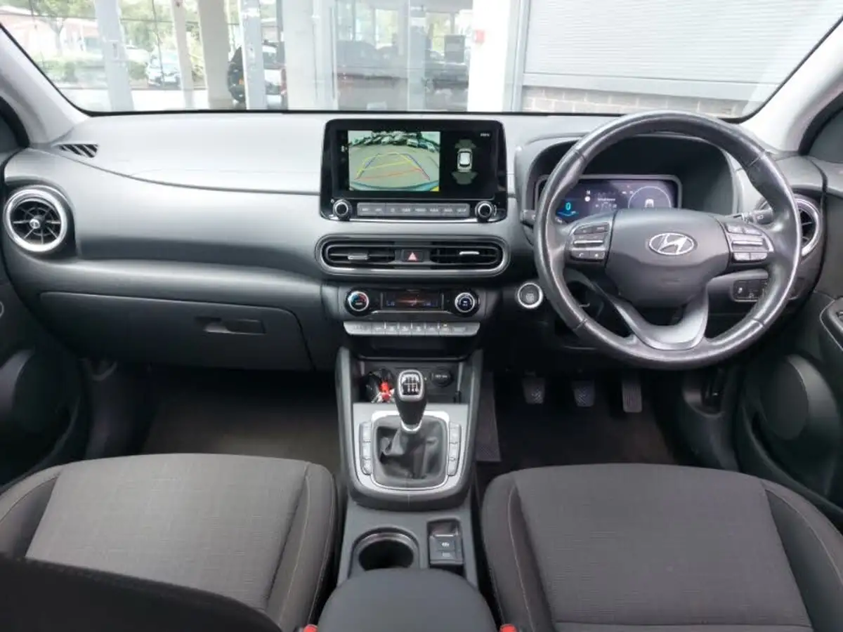 2022-hyundai-kona-10-t-gdi-premium-big-2