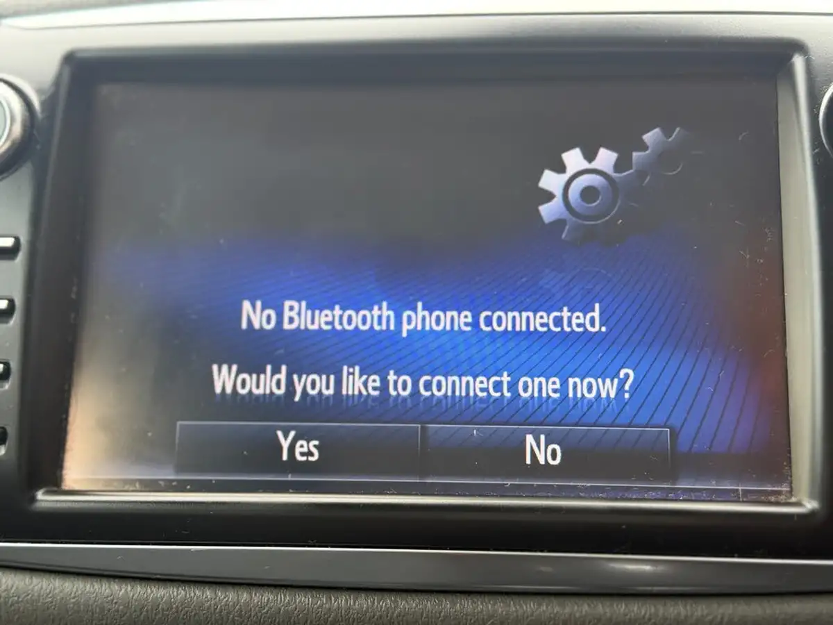 2018-toyota-yaris-15-vvt-i-icon-navi-big-23