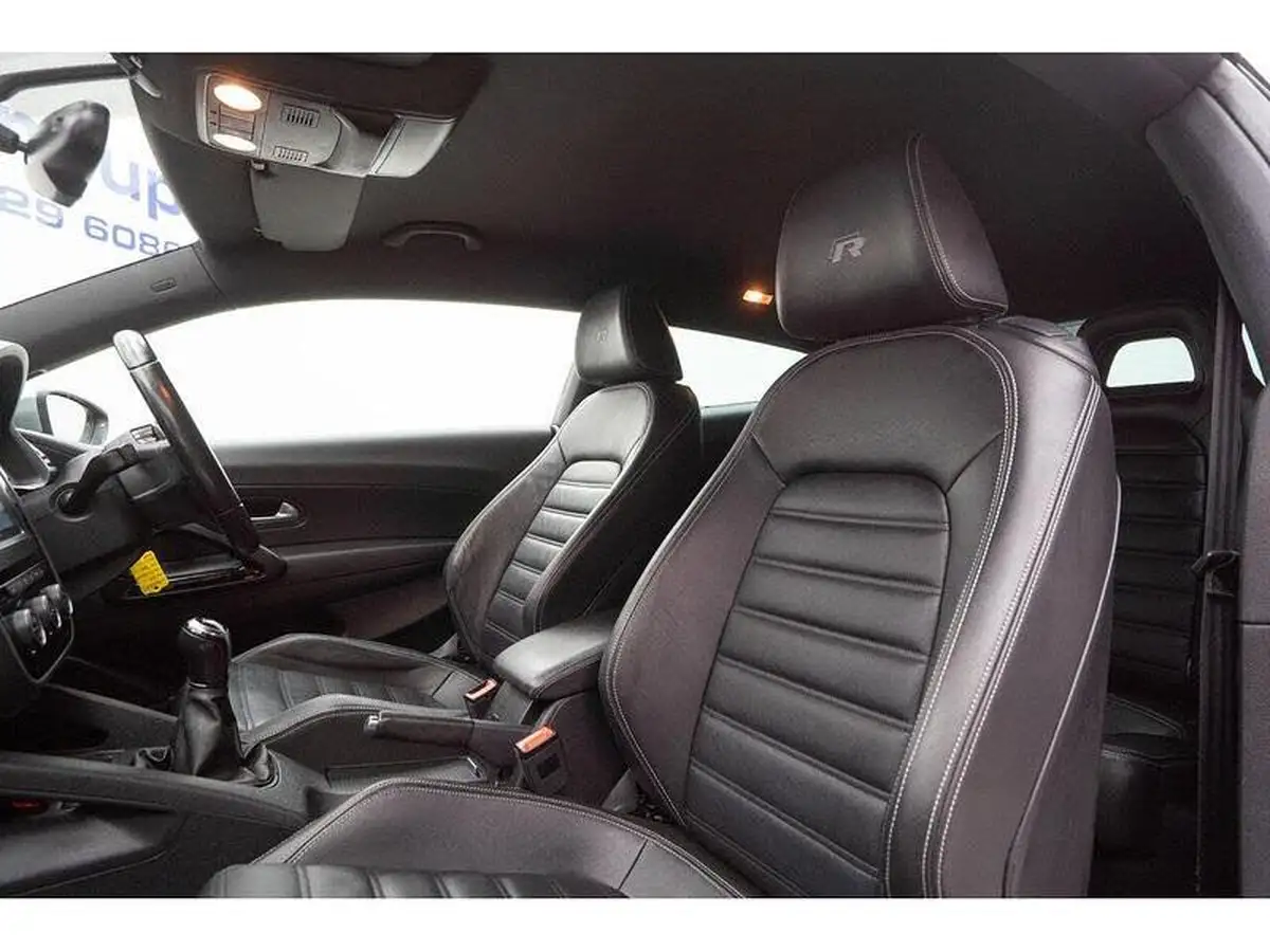 2017-volkswagen-scirocco-20-tsi-r-bmt-big-26