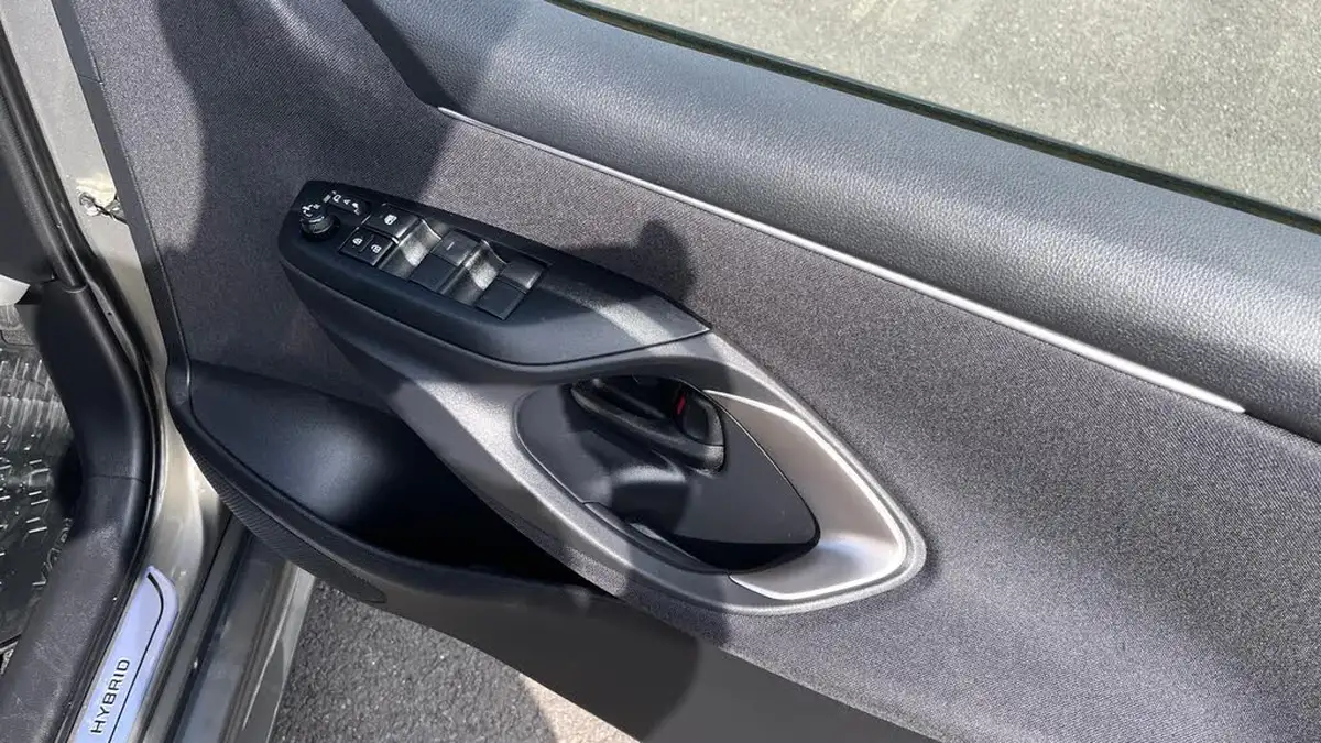 2023-toyota-yaris-15-vvt-i-excel-big-22