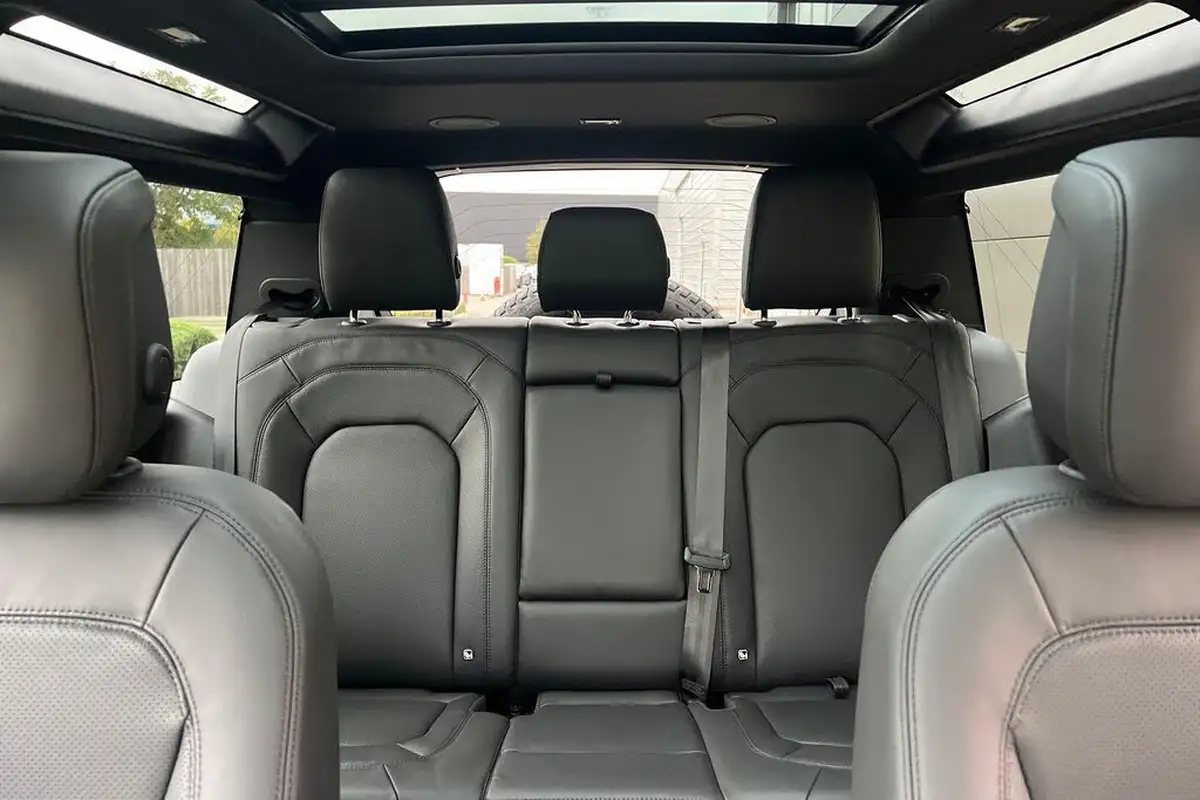 2024-land-rover-90-defender-30-d350-x-dynamic-hse-big-23