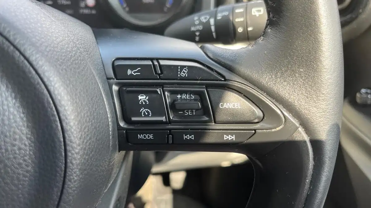 2023-toyota-yaris-15-vvt-i-excel-big-46