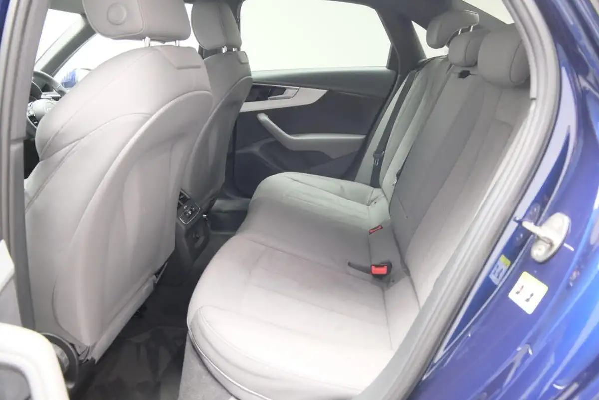 2023-audi-a4-20-35-tfsi-s-line-big-14