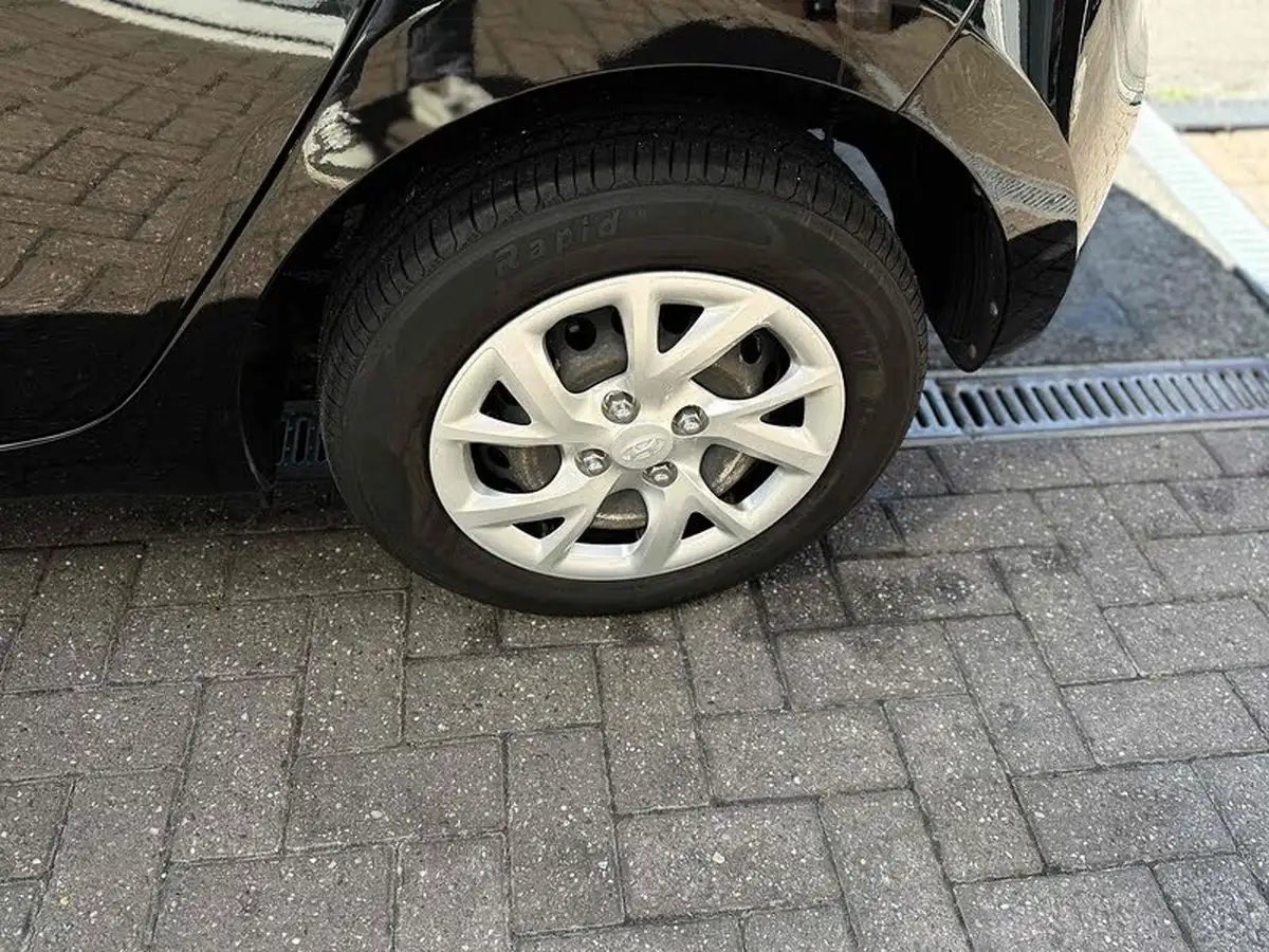 2019-hyundai-i10-10-se-67ps-big-11