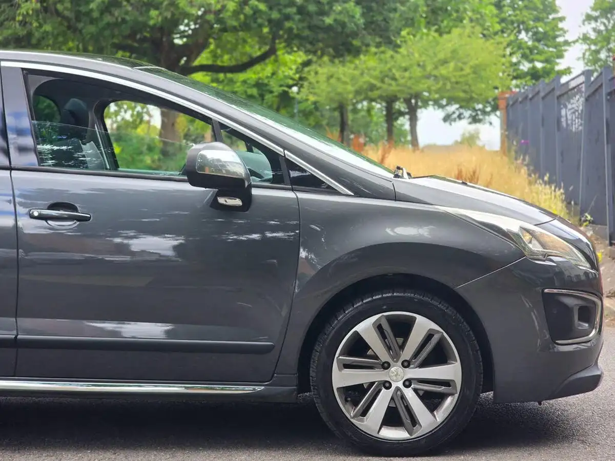 2016-peugeot-3008-crossover-16bluehdi-allure-big-16